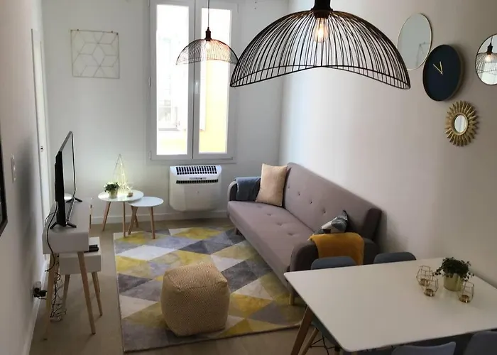 Appartement 2 chambres refait à neuf, climatisé, à 2 min de la mer